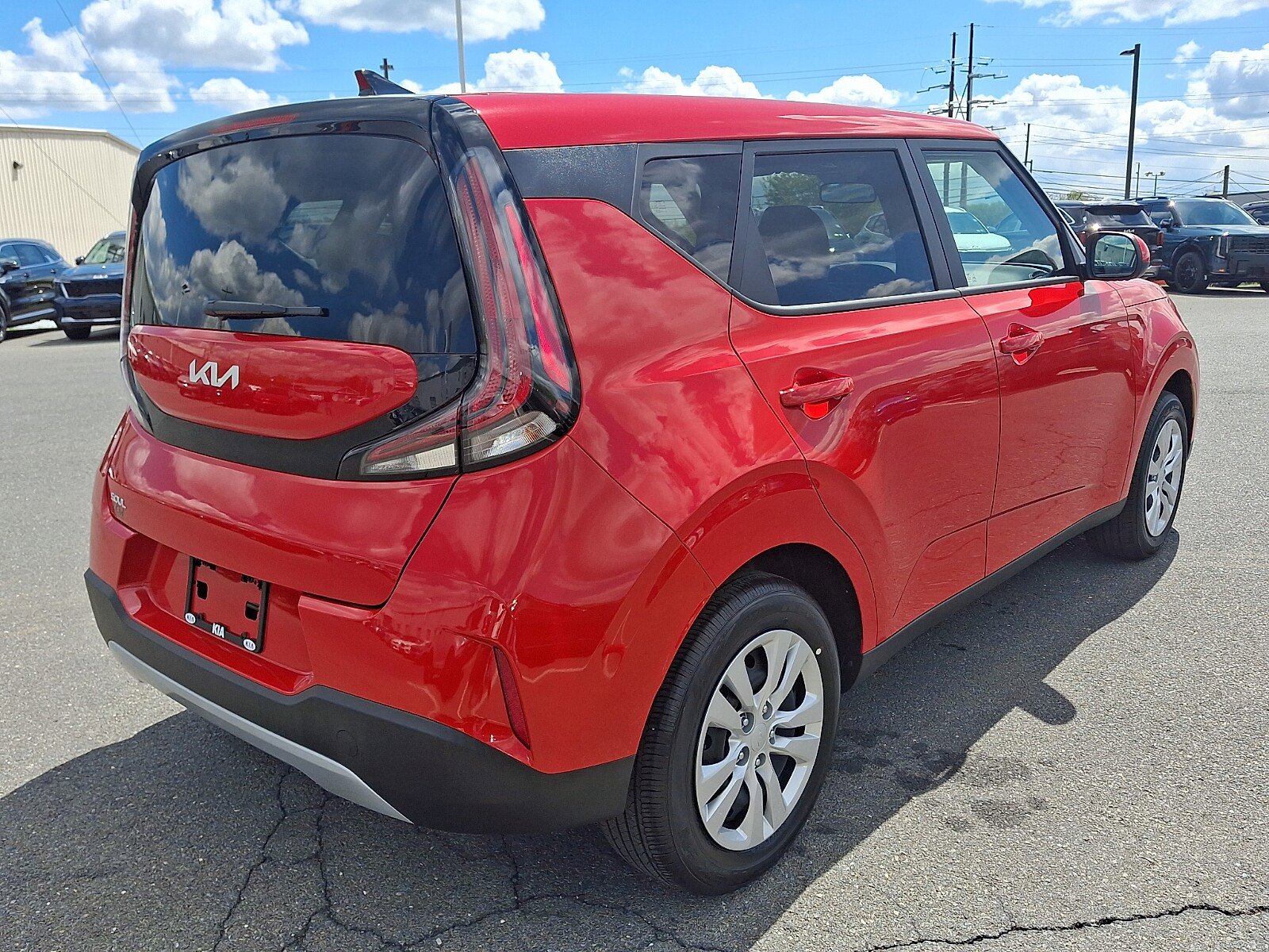 Used 2025 Kia Soul LX image 4
