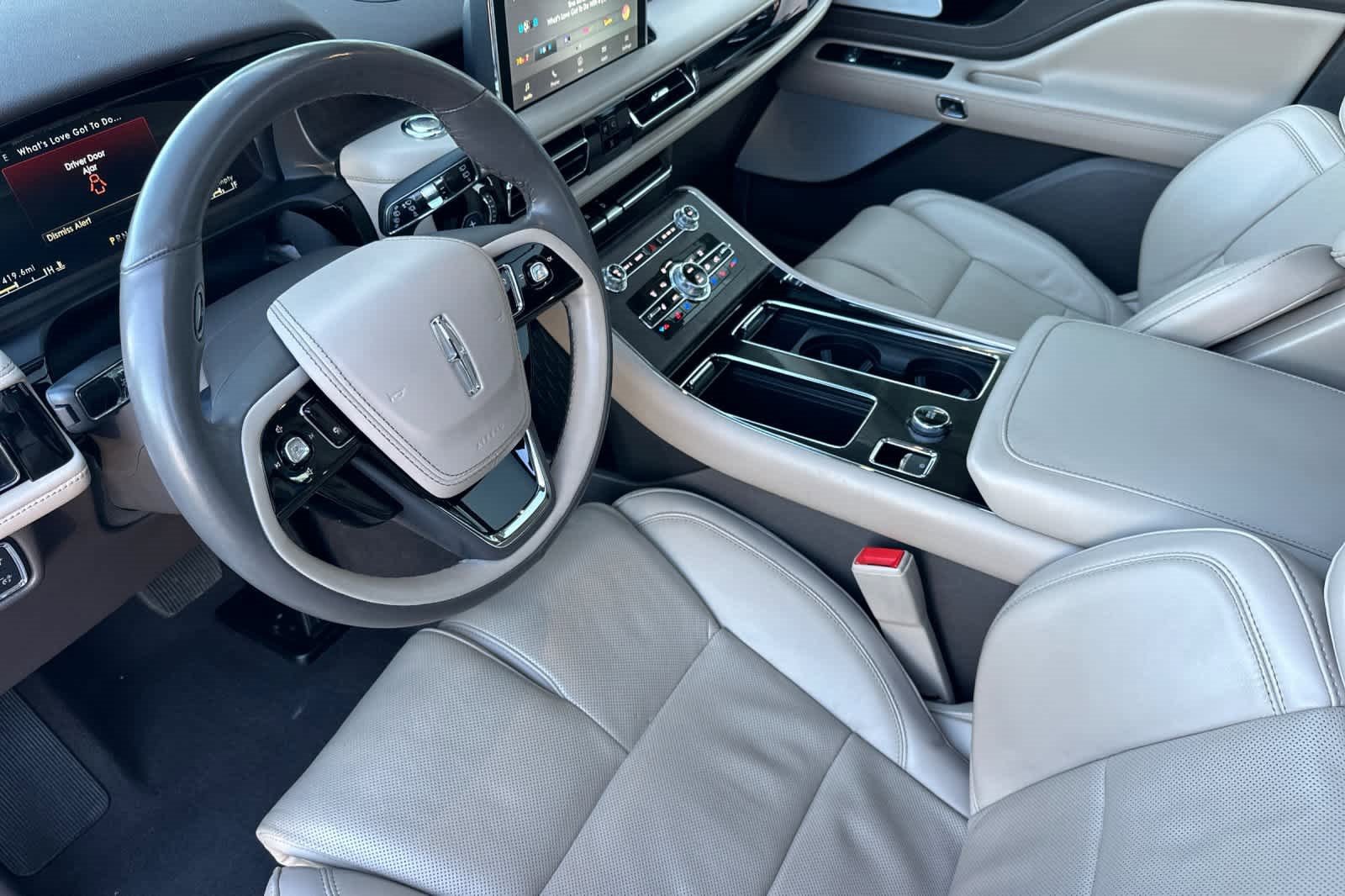 Used 2022 Lincoln Aviator Reserve w/ Equipment Group 201A image 12