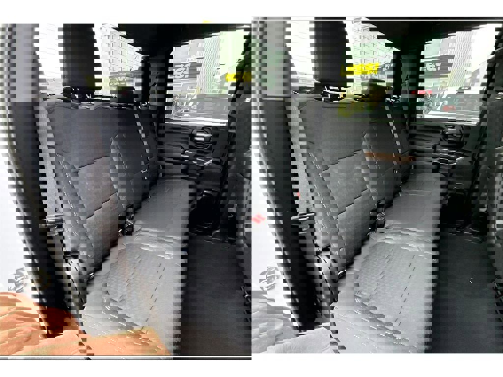 Used 2023 GMC Sierra 2500 SLE w/ SLE Value Package; image 29