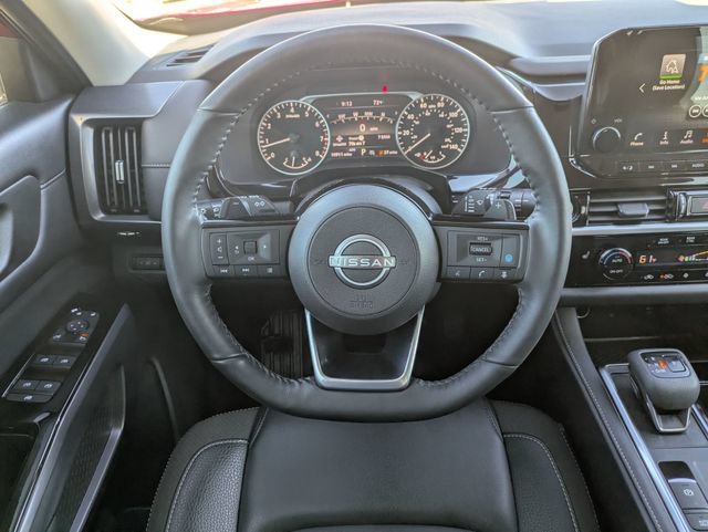 Used 2024 Nissan Pathfinder SL AWD/4WD image 32