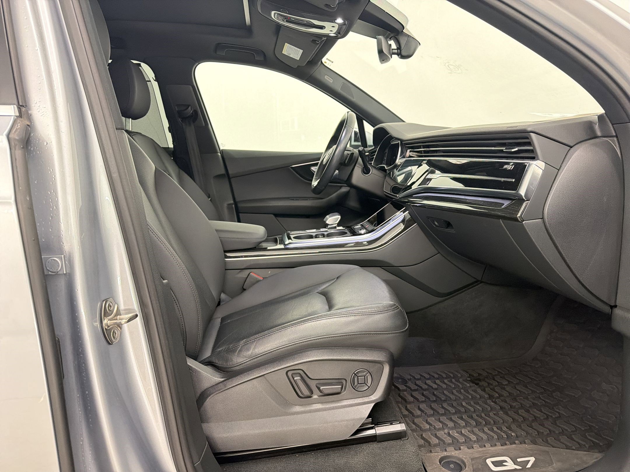 Used 2021 Audi Q7 2.0T Premium Plus w/ Executive Package image 25