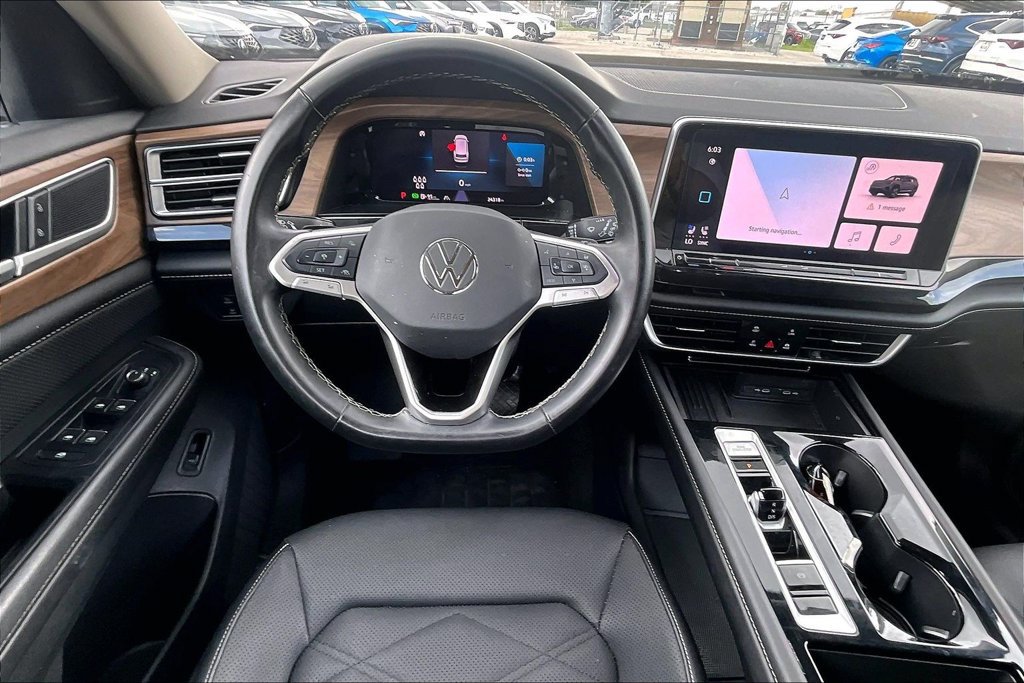Used 2025 Volkswagen Atlas SE FWD image 7