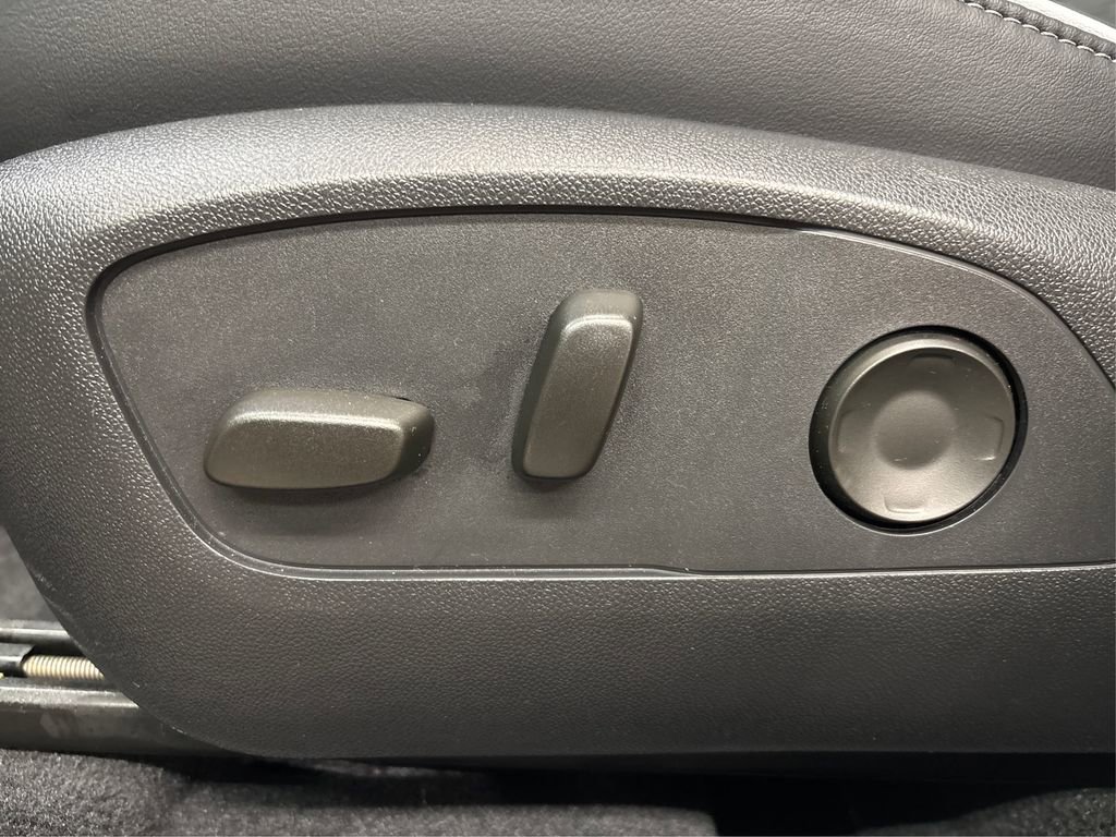 Certified 2025 Buick Enclave Sport Touring w/ Power Package image 43