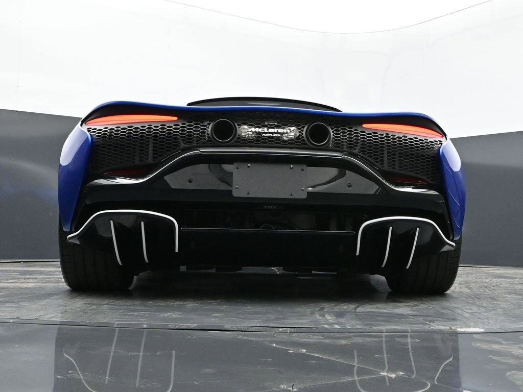 Used 2023 McLaren Artura image 30