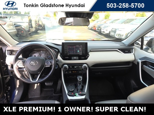 Used 2022 Toyota RAV4 XLE Premium image 31