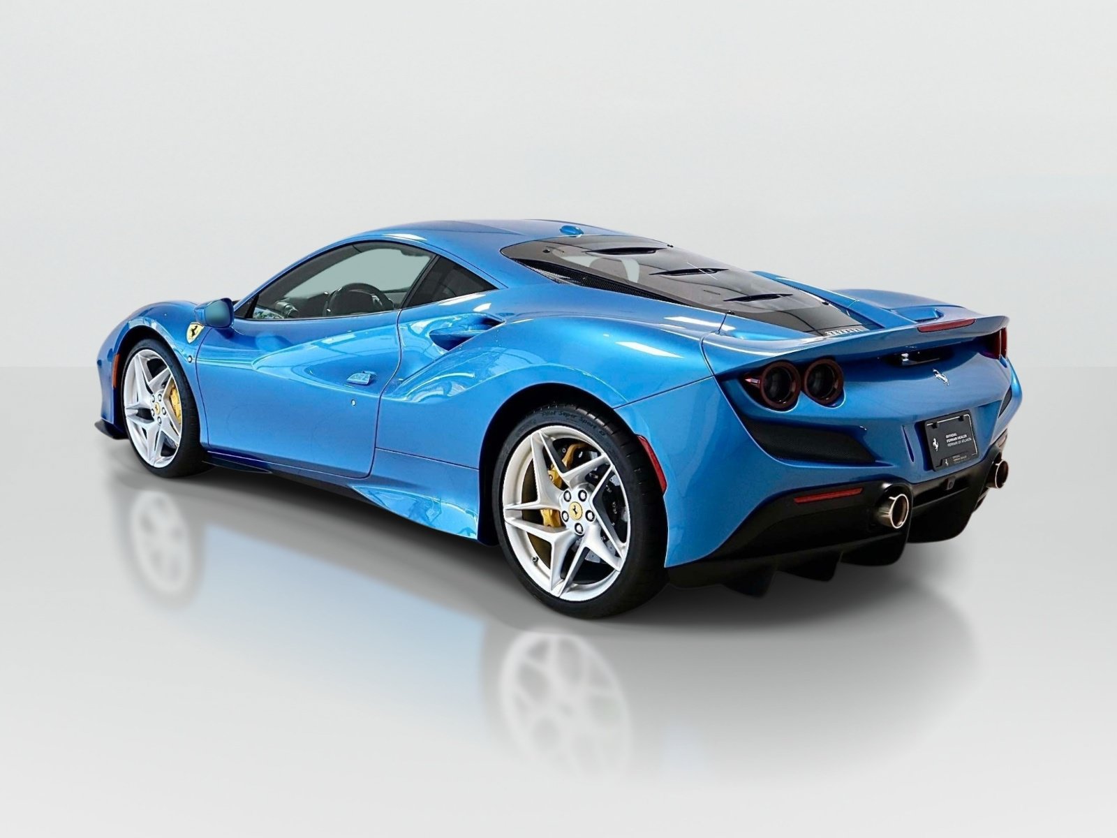 Certified 2022 Ferrari F8 Tributo RWD image 3