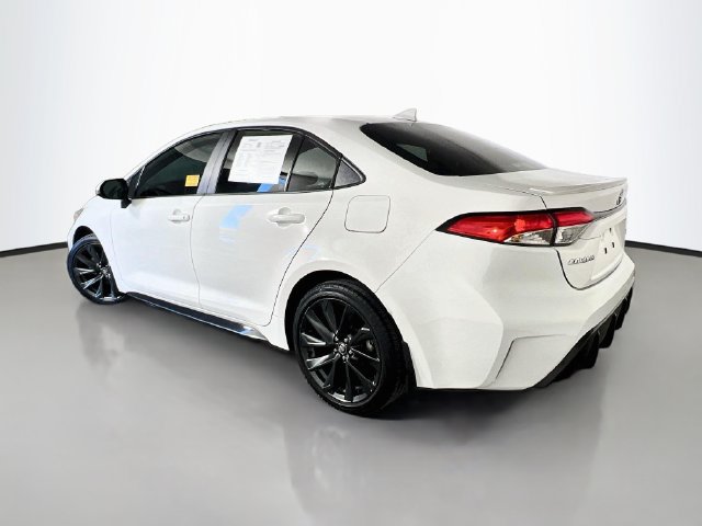 Used 2024 Toyota Corolla SE w/ SE Premium Package FWD image 6