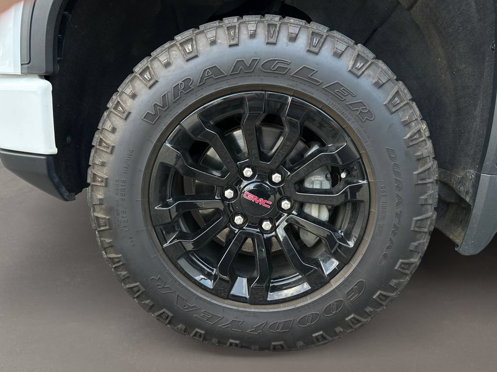 Used 2023 GMC Sierra 1500 AT4X AWD/4WD image 10