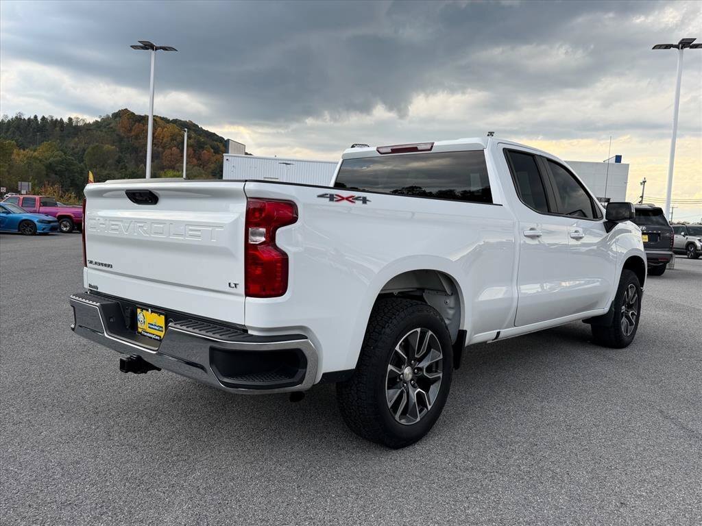Used 2024 Chevrolet Silverado 1500 LT AWD/4WD image 10
