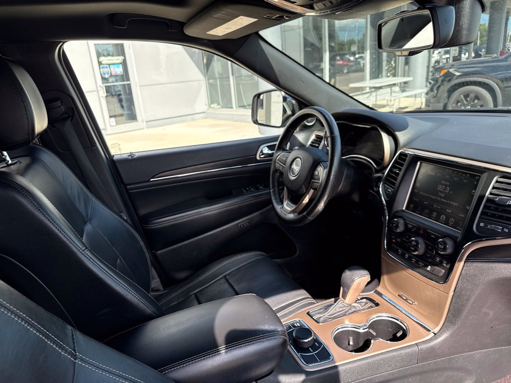 Used 2016 Jeep Grand Cherokee Limited w/ Luxury Group II AWD/4WD image 39