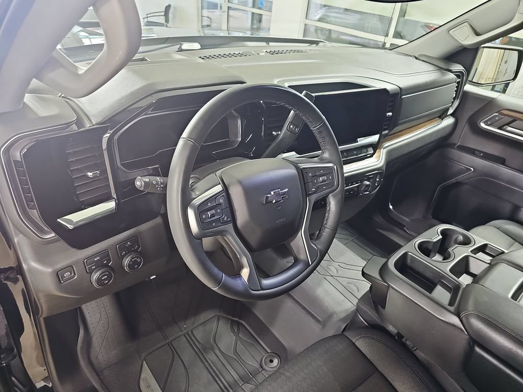 Certified 2024 Chevrolet Silverado 1500 LT AWD/4WD image 19