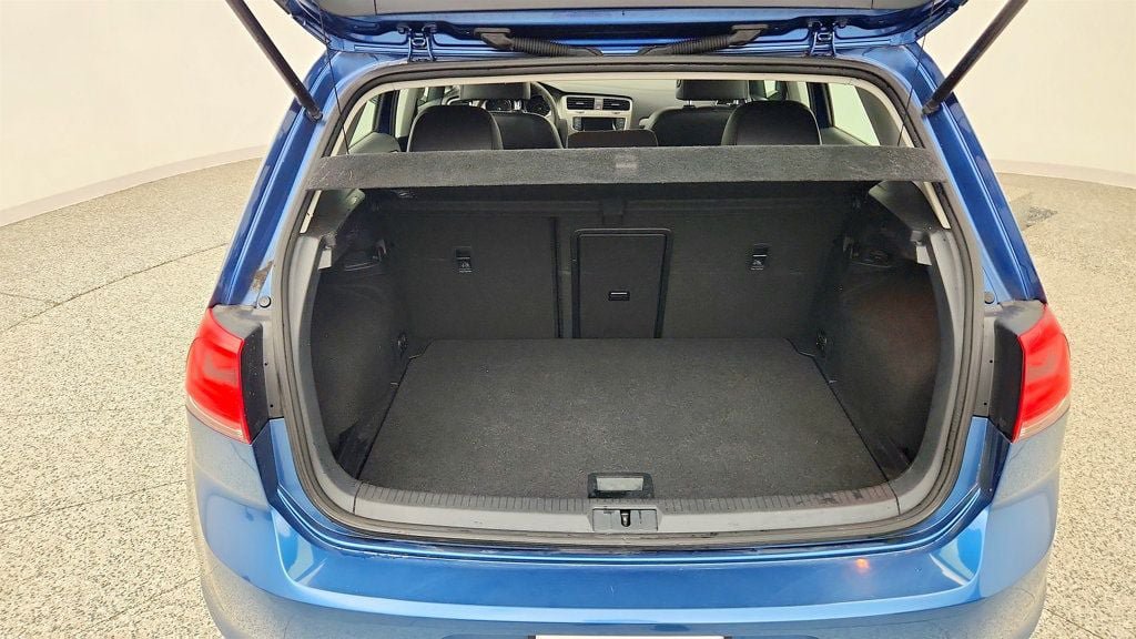 Used 2015 Volkswagen Golf TDI S FWD image 21