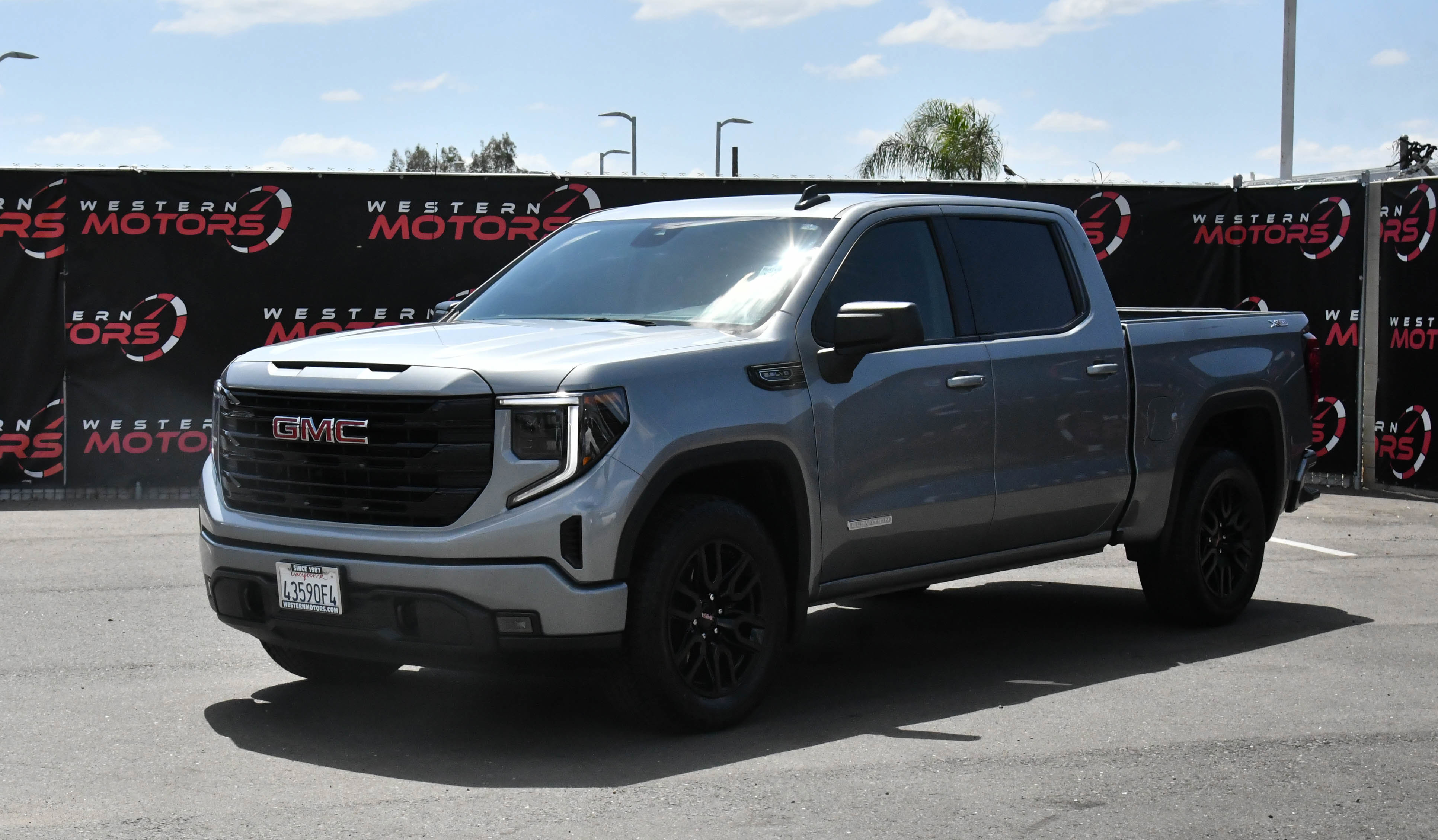 Used 2025 GMC Sierra 1500 Elevation w/ X31 Off-Road Package AWD/4WD image 3