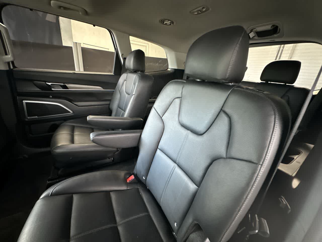 Used 2022 Kia Telluride EX w/ EX Premium Package FWD image 22