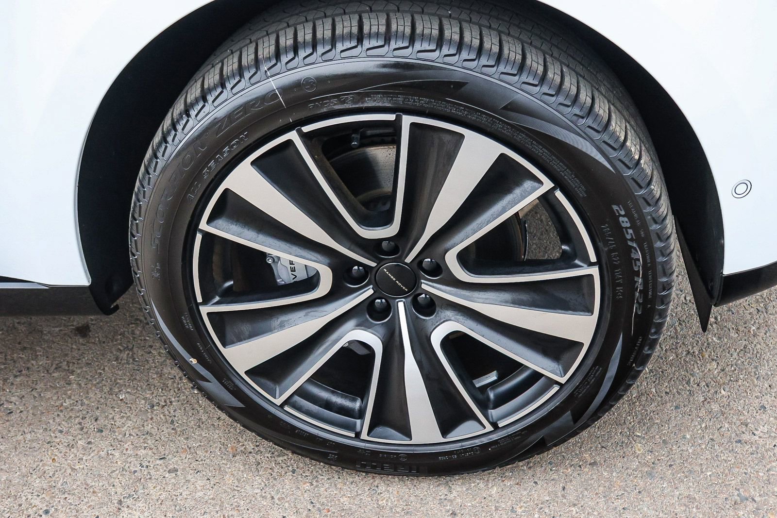 New 2026 Land Rover Range Rover SE image 14