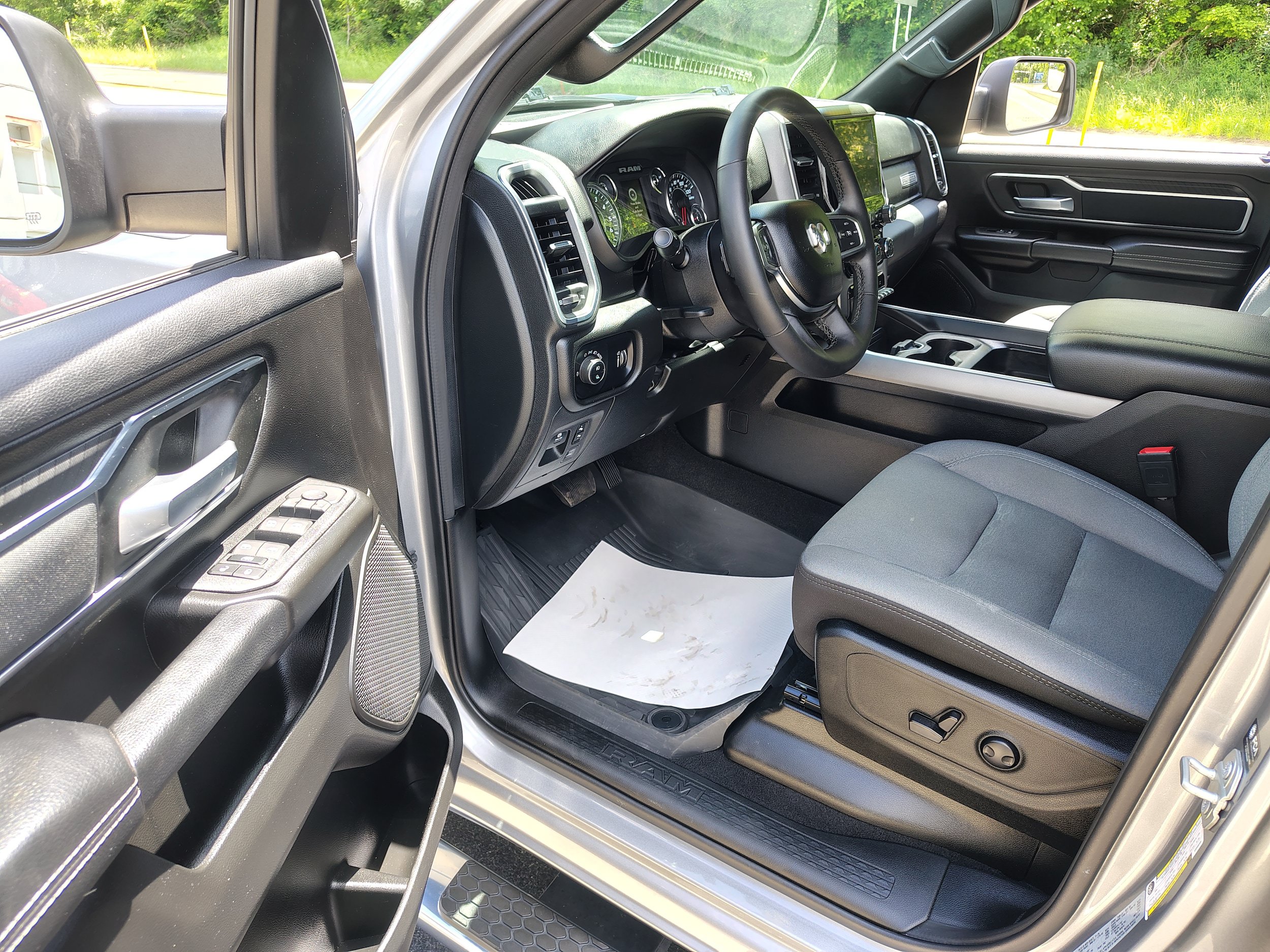 Used 2025 RAM 1500 Big Horn AWD/4WD image 16