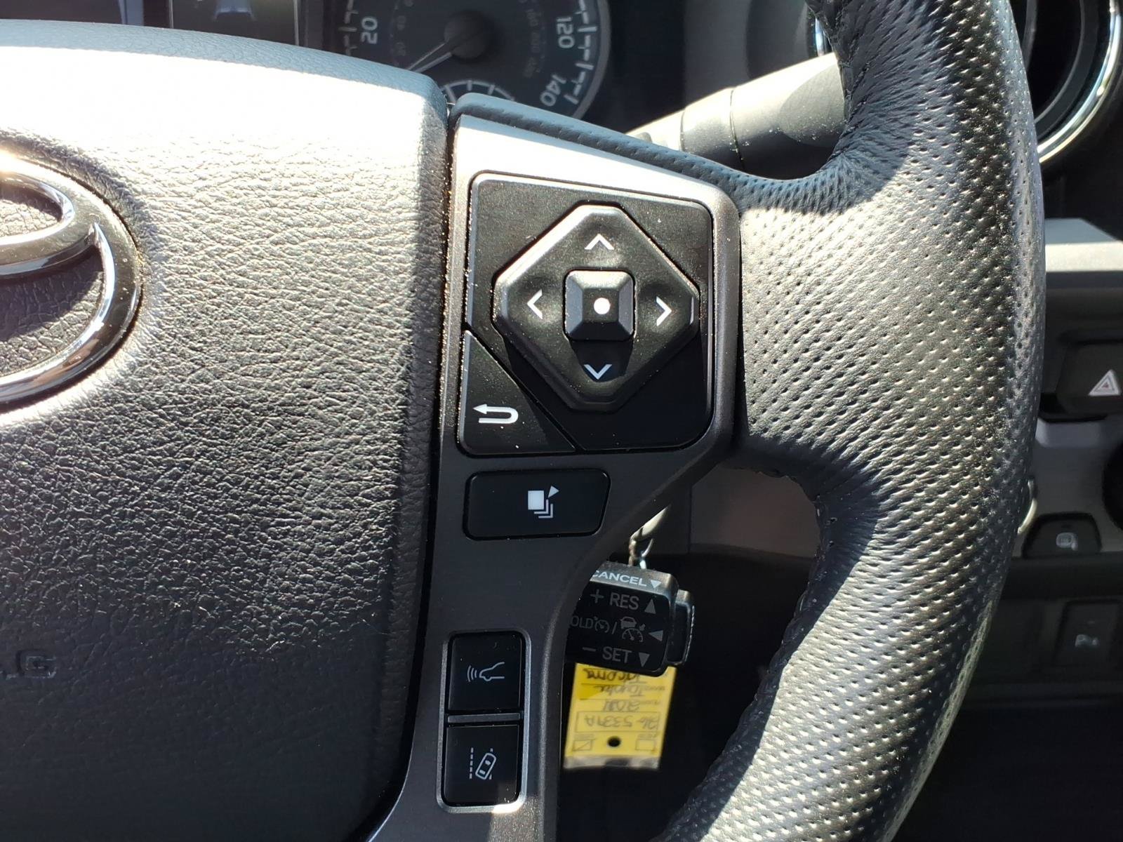 Used 2021 Toyota Tacoma TRD Off-Road w/ Technology Package AWD/4WD image 13