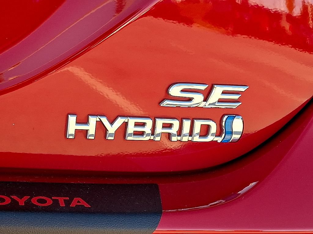 Used 2023 Toyota Camry SE w/ Audio Upgrade Package FWD image 11