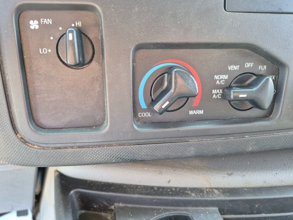 Used 2014 Ford E-350 and Econoline 350 Super Duty w/ Power Group image 21