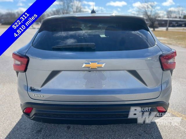 Used 2025 Chevrolet Trax LS w/ LS Convenience Package image 5