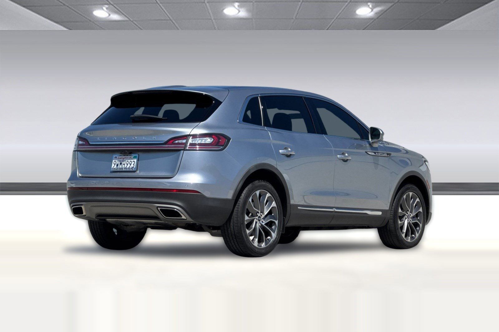 Used 2022 Lincoln Nautilus Reserve w/ Cargo Utility Package FWD image 8