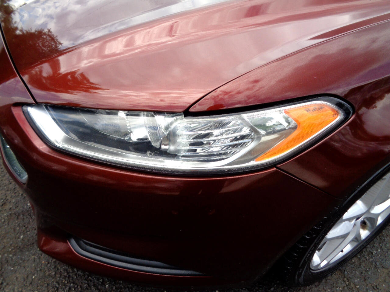Used 2015 Ford Fusion SE FWD image 10
