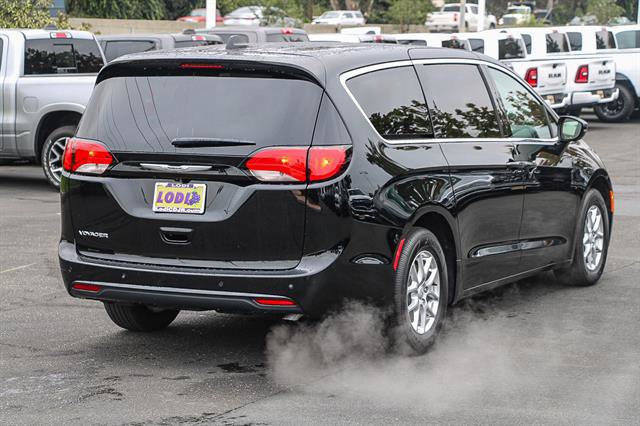 New 2026 Chrysler Voyager LX image 4