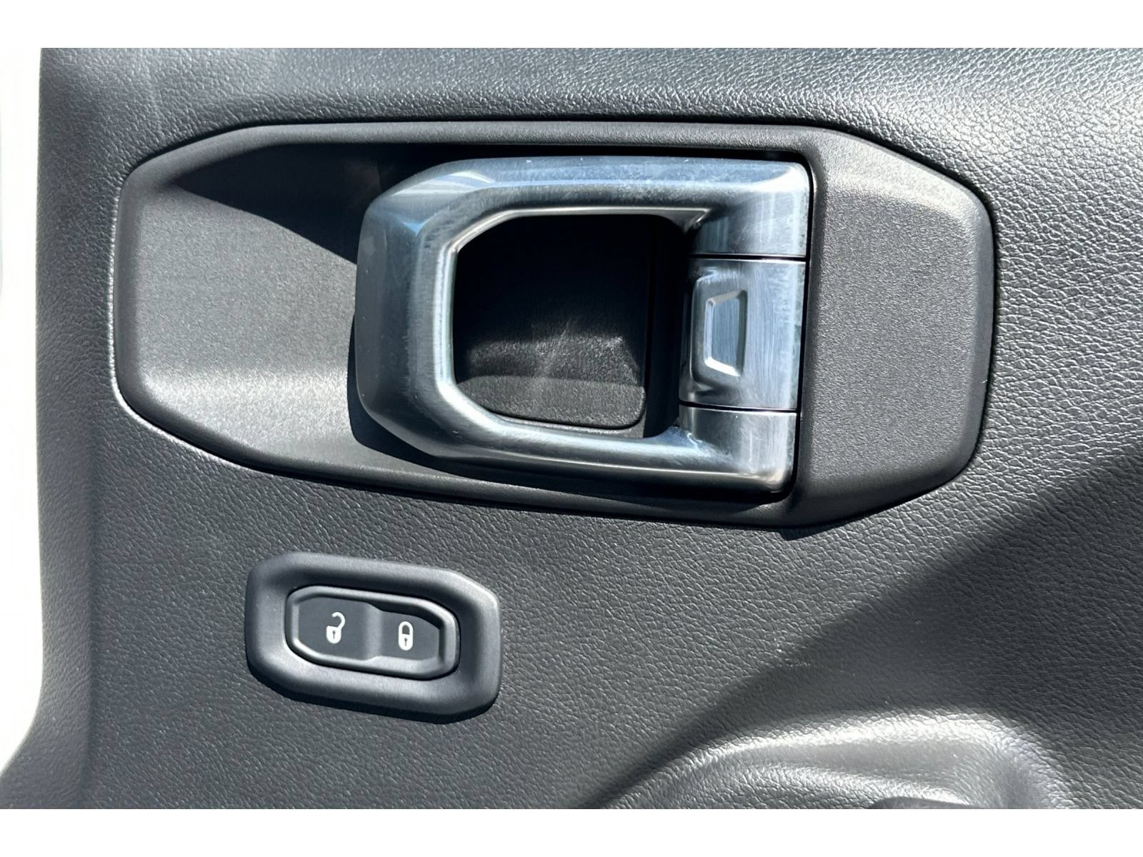 Used 2022 Jeep Gladiator Sport AWD/4WD image 21