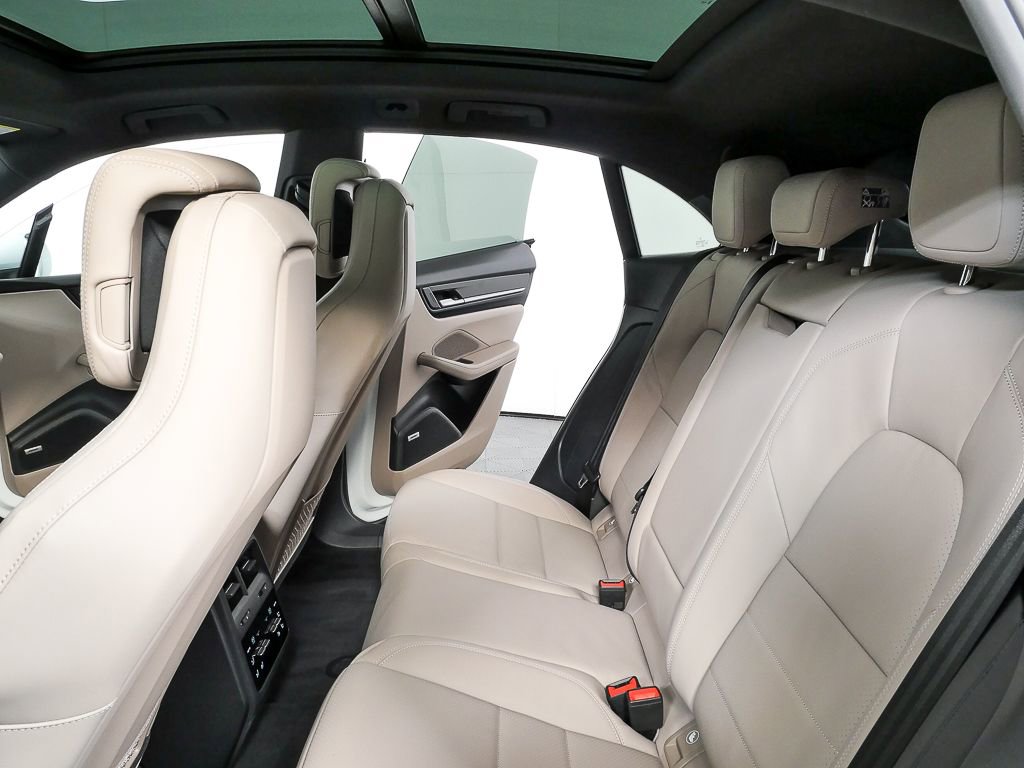 New 2026 Porsche Macan Electric image 21