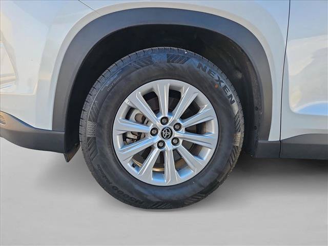 Used 2025 Toyota Grand Highlander AWD image 26