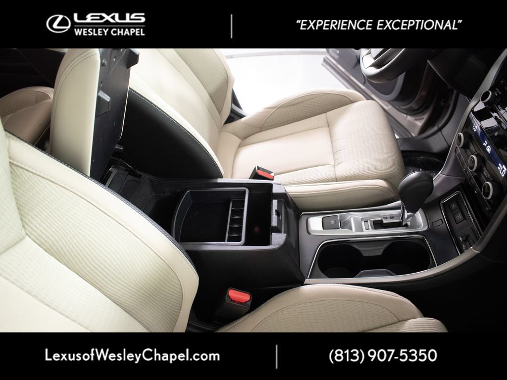 Used 2022 Subaru Ascent Premium w/ Convenience Package AWD/4WD image 32