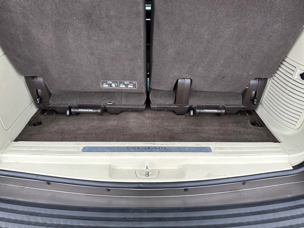 Used 2014 Cadillac Escalade Platinum image 10