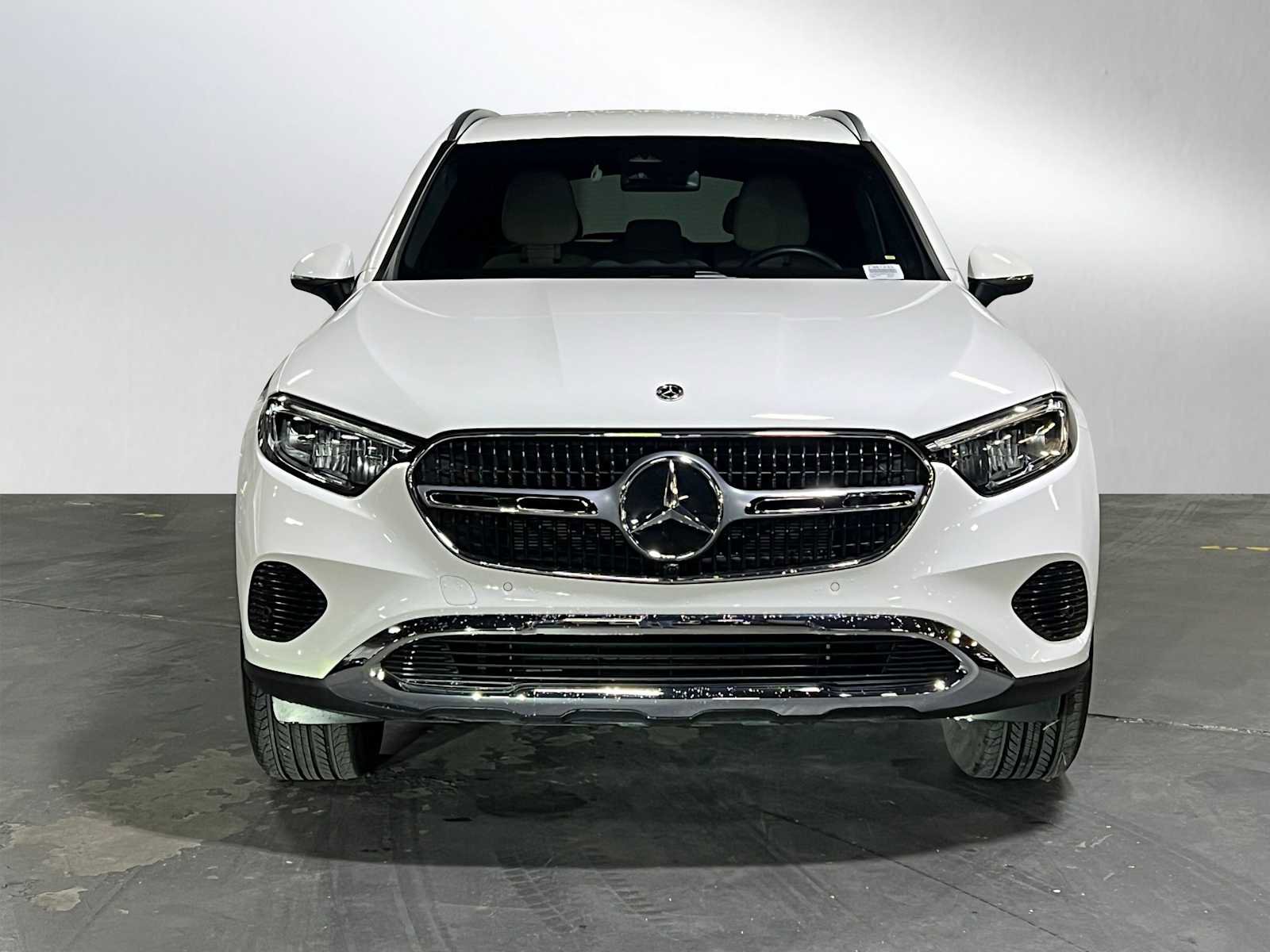 Certified 2025 Mercedes-Benz GLC 300 4MATIC image 9