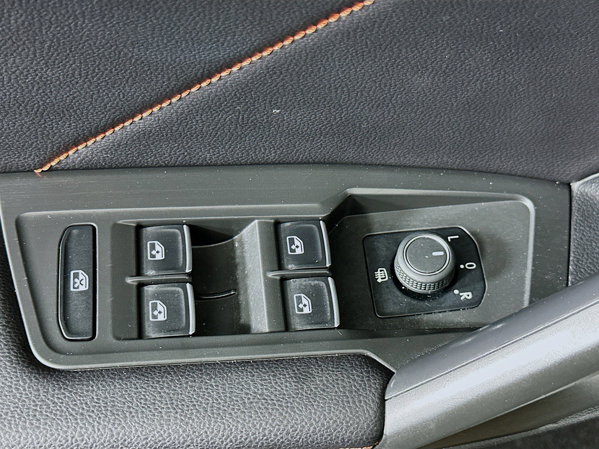 Used 2024 Volkswagen Tiguan Wolfsburg Edition image 15