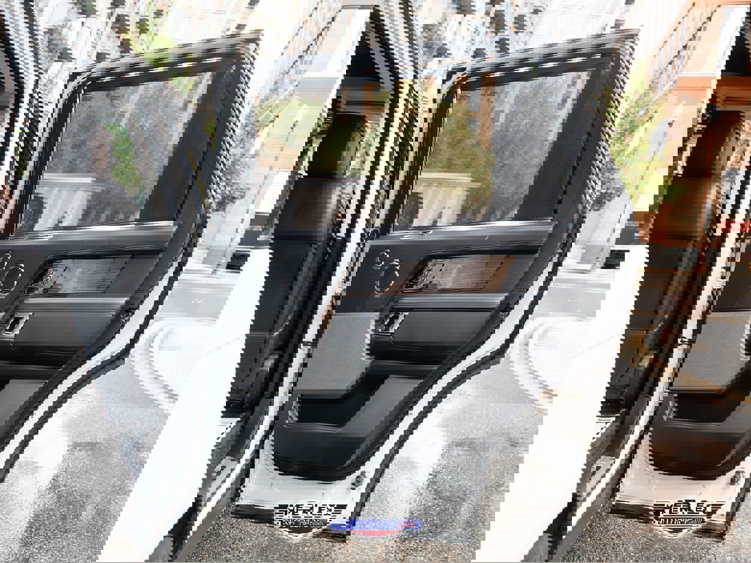 Used 2018 Land Rover Range Rover Long Wheelbase Supercharged image 42