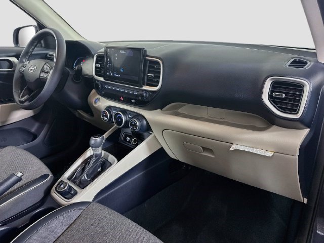 Used 2024 Hyundai Venue Limited FWD image 29
