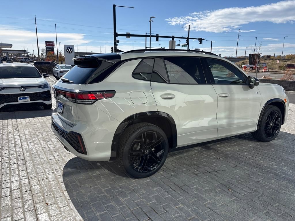 New 2026 Volkswagen Tiguan SE R-Line image 5