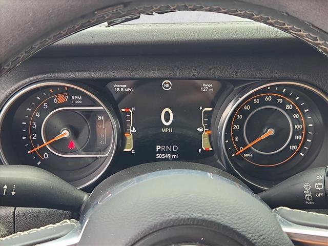 Used 2019 Jeep Wrangler Unlimited Sahara w/ Uconnect 4C Nav & Sound Group AWD/4WD image 11