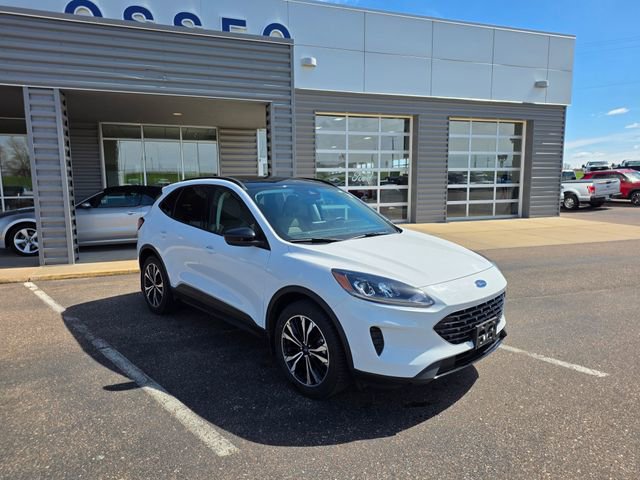 Used 2022 Ford Escape SE w/ SE Sport Appearance Package AWD/4WD image 6