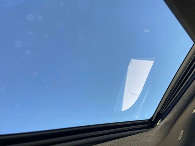 New 2026 Chrysler Pacifica Limited w/ Uconnect Theater Family Group image 15