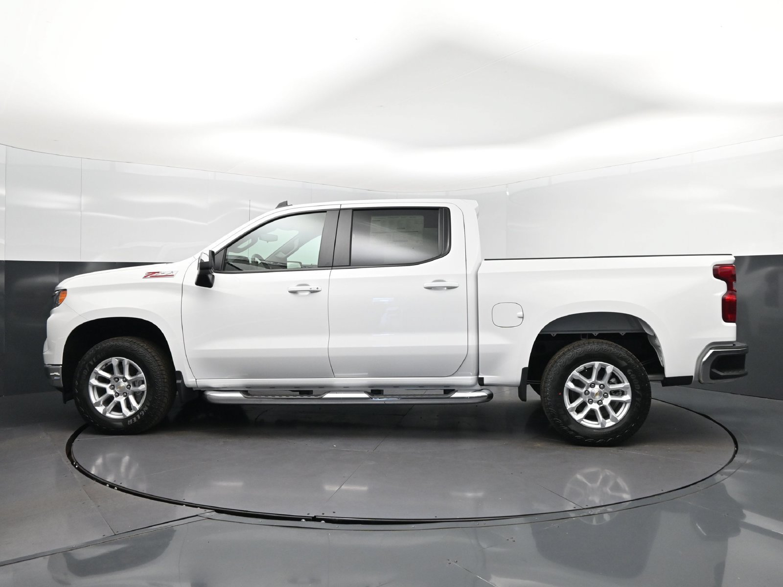 New 2026 Chevrolet Silverado 1500 LT w/ Z71 Off-Road Package AWD/4WD image 4