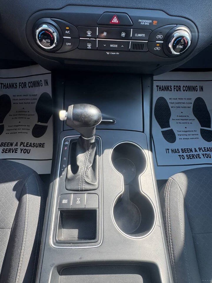 Used 2018 Kia Sorento AWD image 10