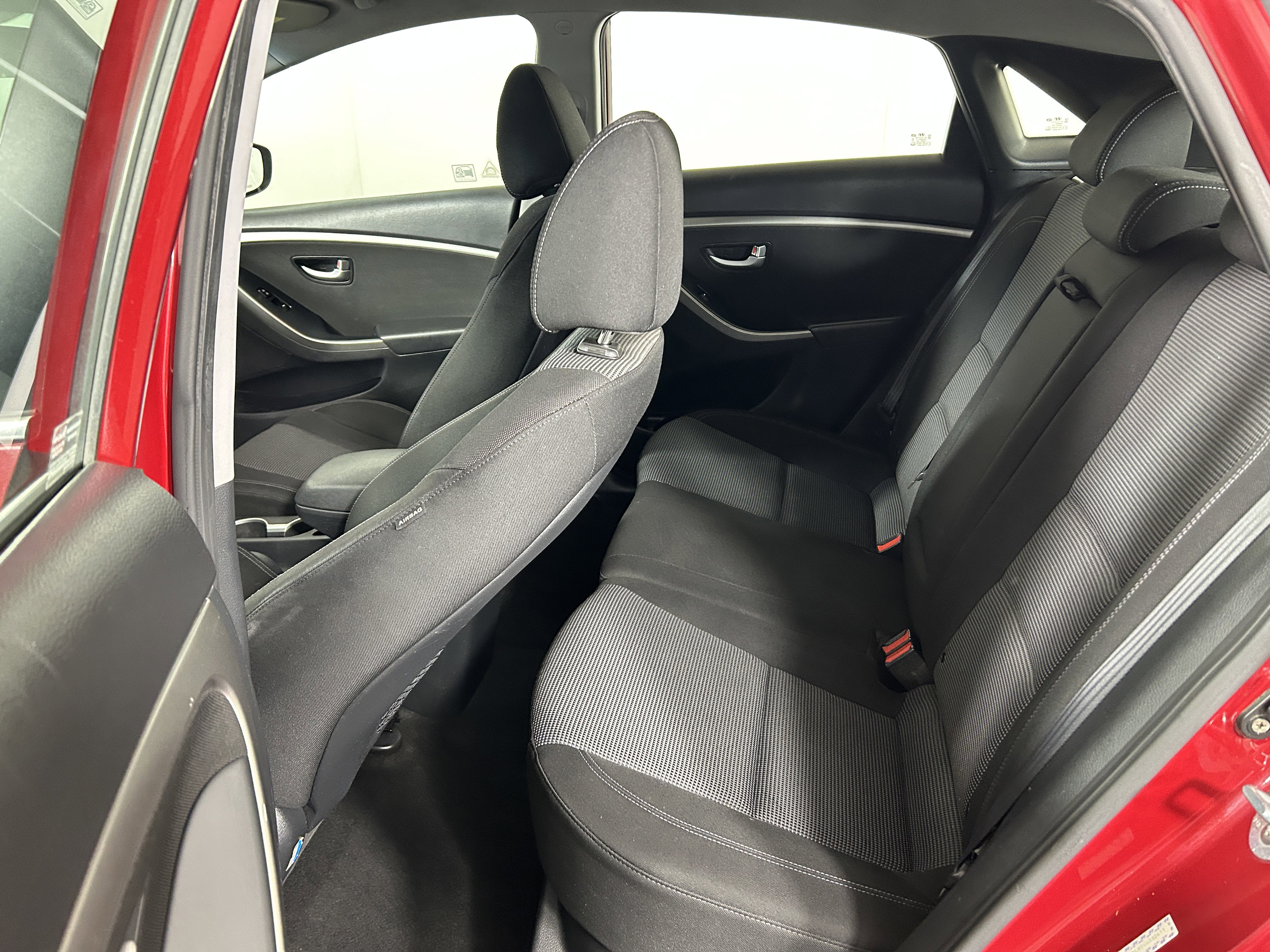 Used 2016 Hyundai Elantra GT image 23