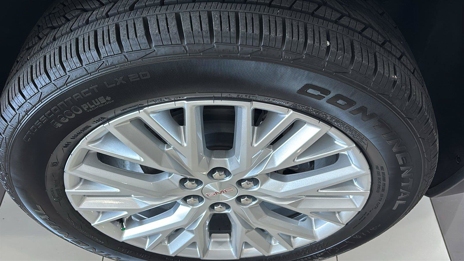 New 2026 GMC Acadia Elevation w/ Elevation Premium Package FWD image 8