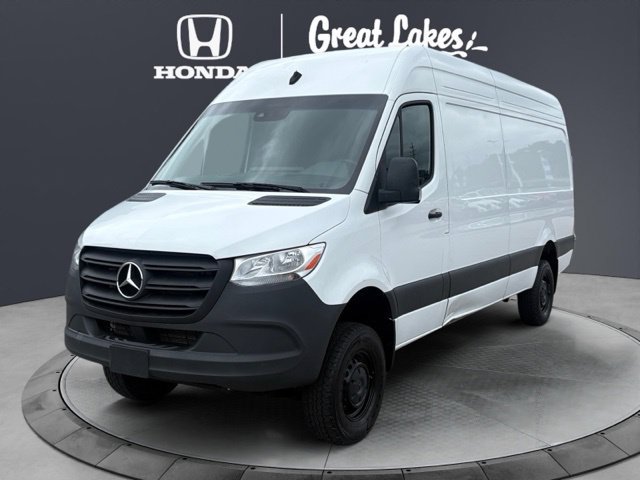 Used 2024 Mercedes-Benz Sprinter 2500 image 2