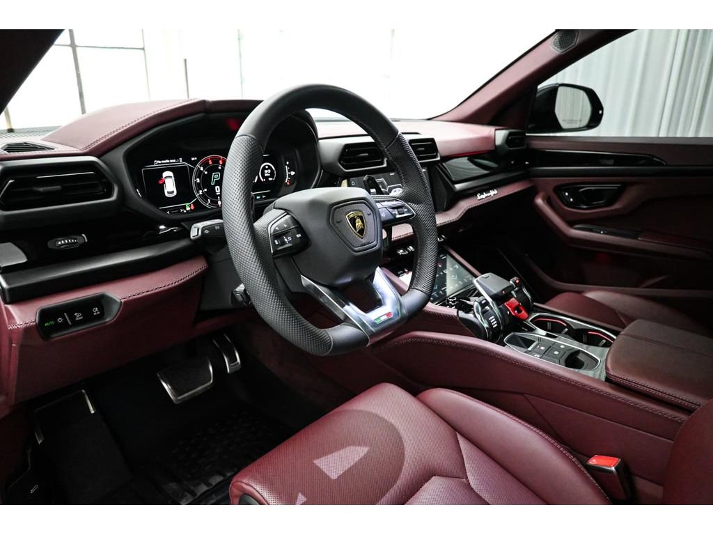Used 2025 Lamborghini Urus SE image 52