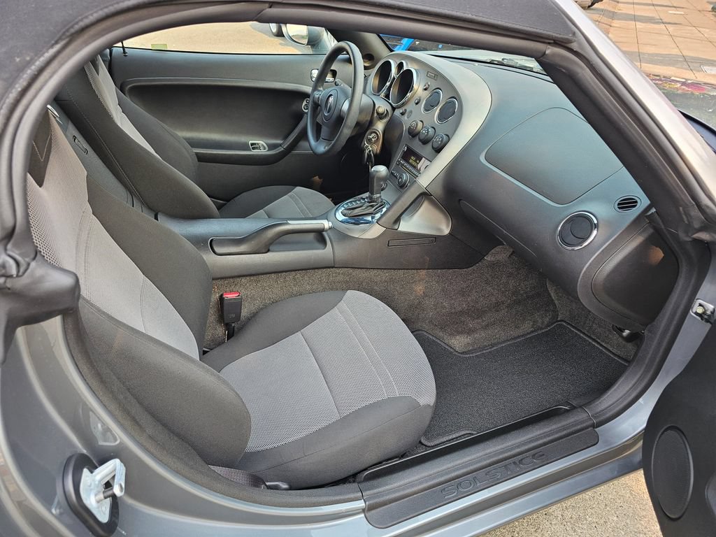 Used 2006 Pontiac Solstice Convertible w/ Power Package RWD image 13