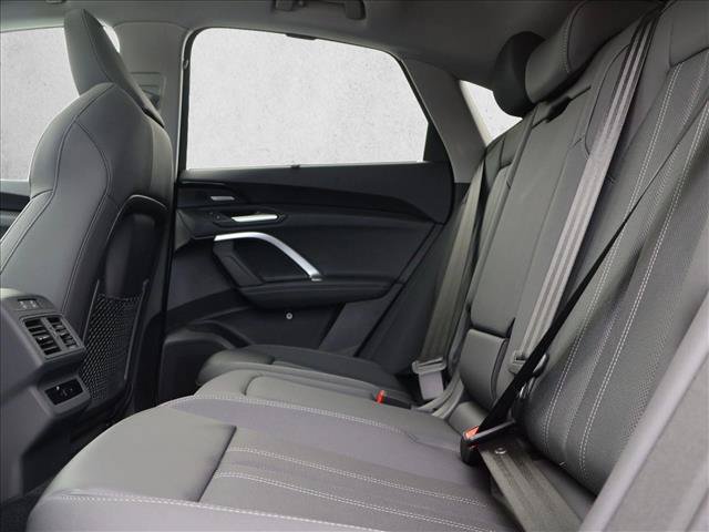 New 2025 Audi Q5 Premium Plus w/ Premium Plus AWD/4WD image 17