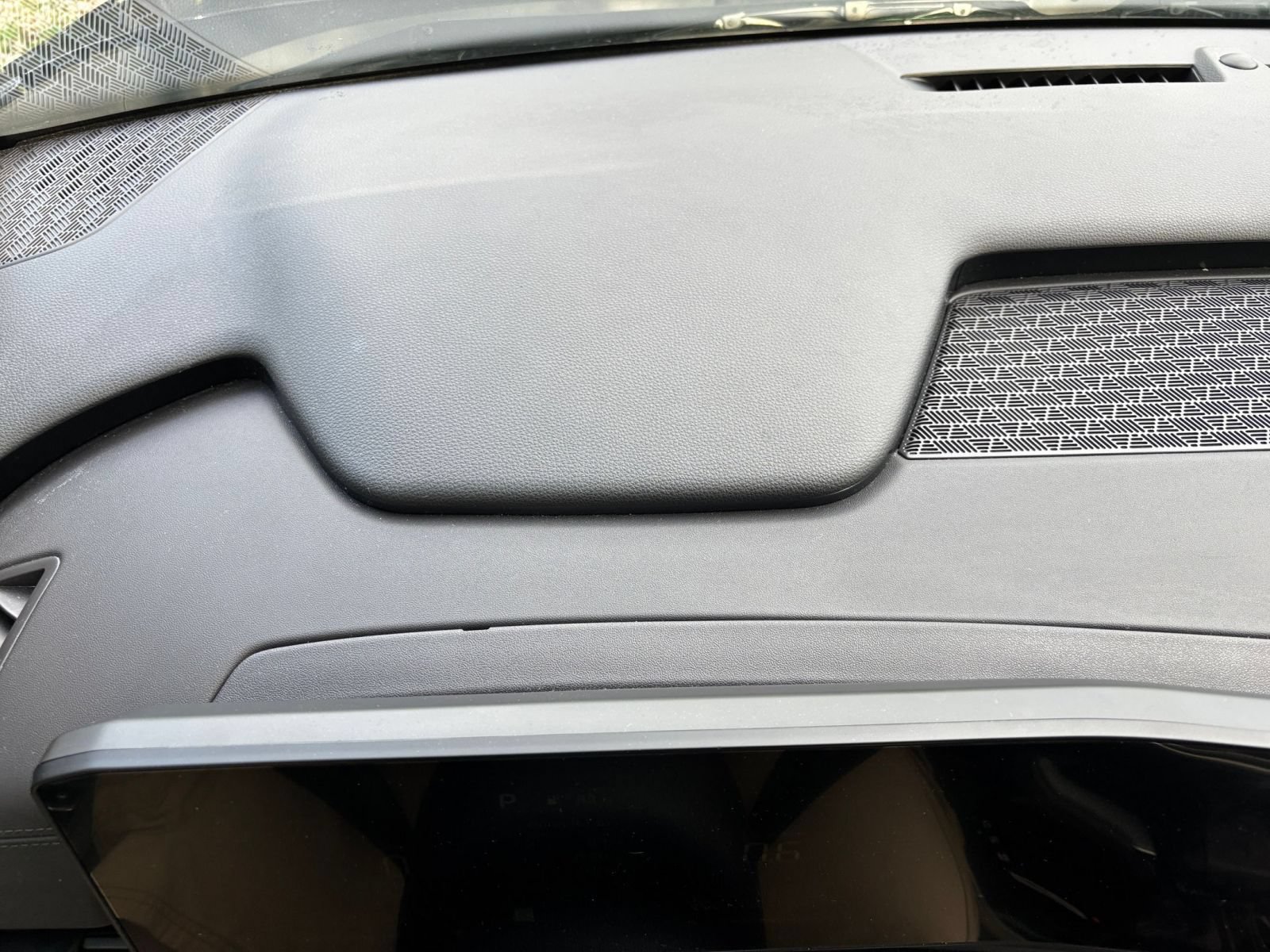 Used 2026 Kia Carnival FWD image 36