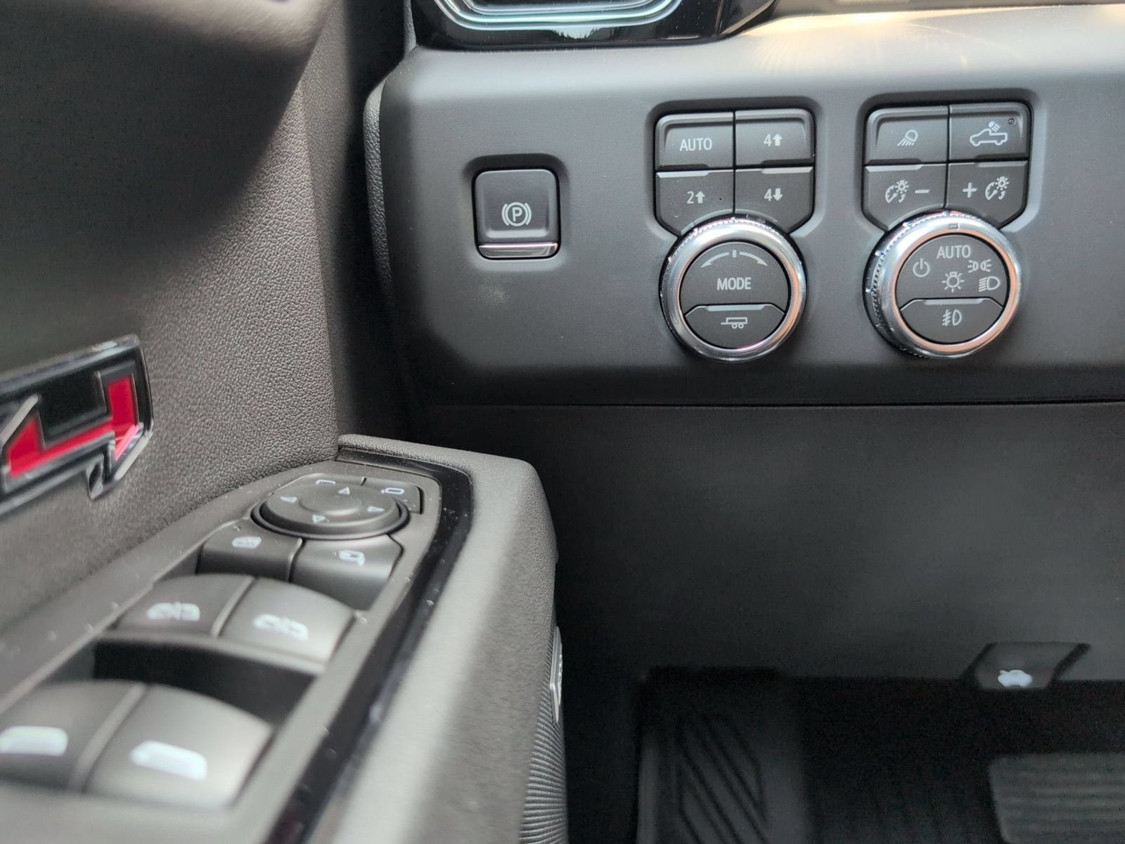 New 2026 GMC Sierra 1500 AT4 w/ AT4 Premium Package AWD/4WD image 16